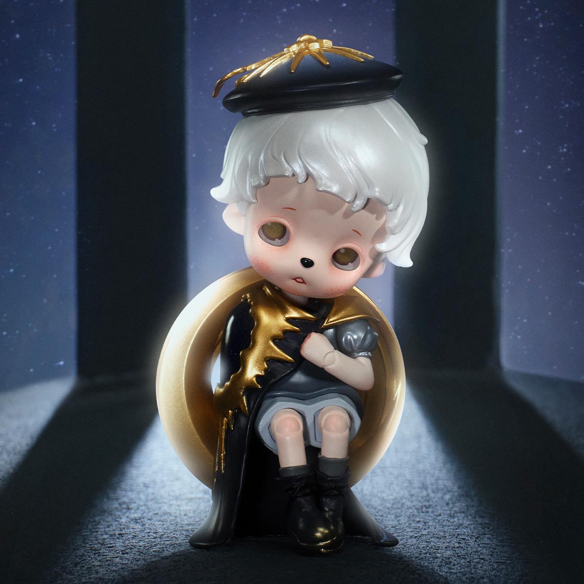Chibi-style figurine from inosoul In the Still Room Series, featuring a character with white hair, beret, and cloak, framed by a golden halo.