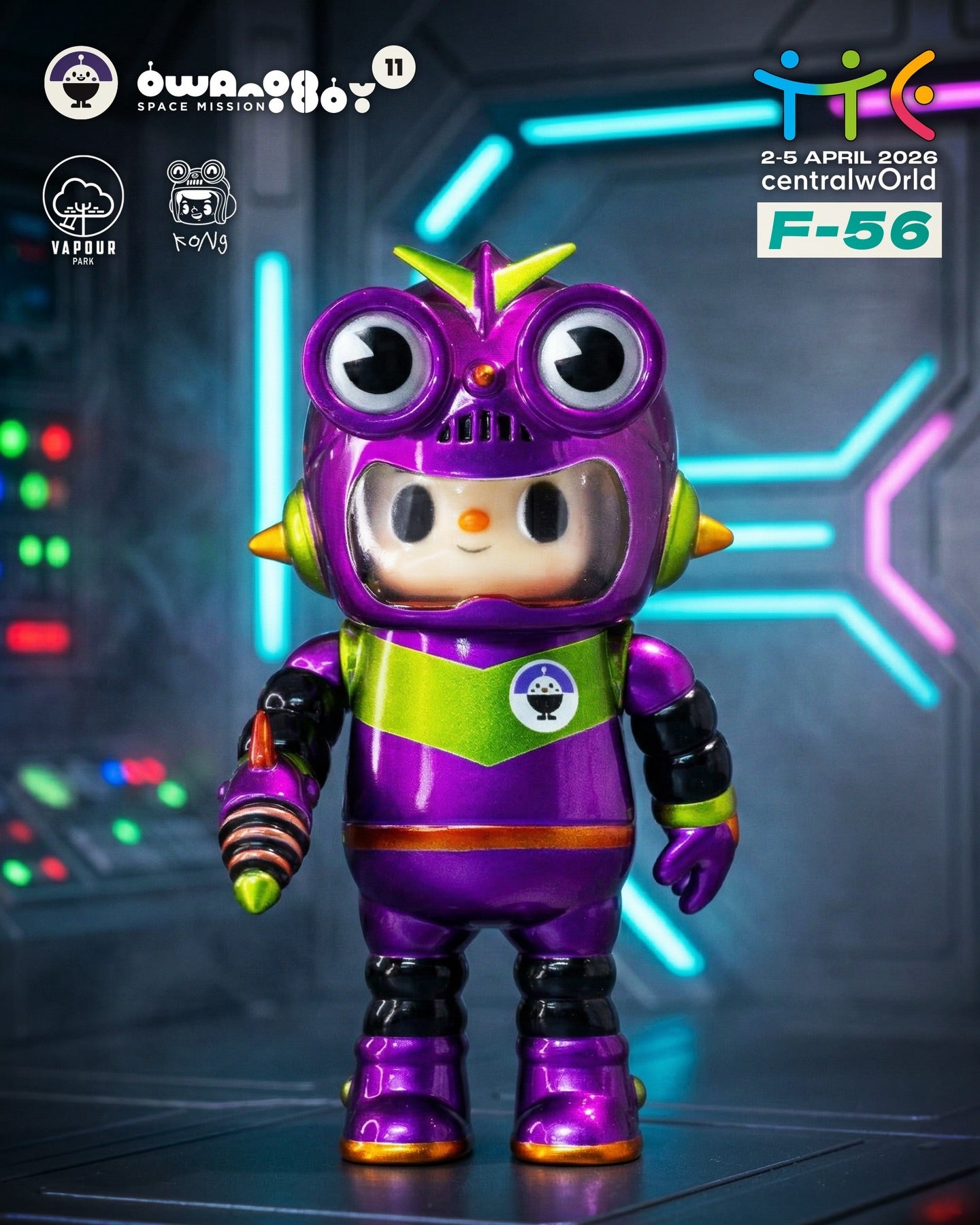 Owangeboy Space Mission 11 - Cosmic Boy: Metallic Version by Kong Andri, limited-edition vinyl figure in a glossy spacesuit, available for preorder at CentralWorld event.