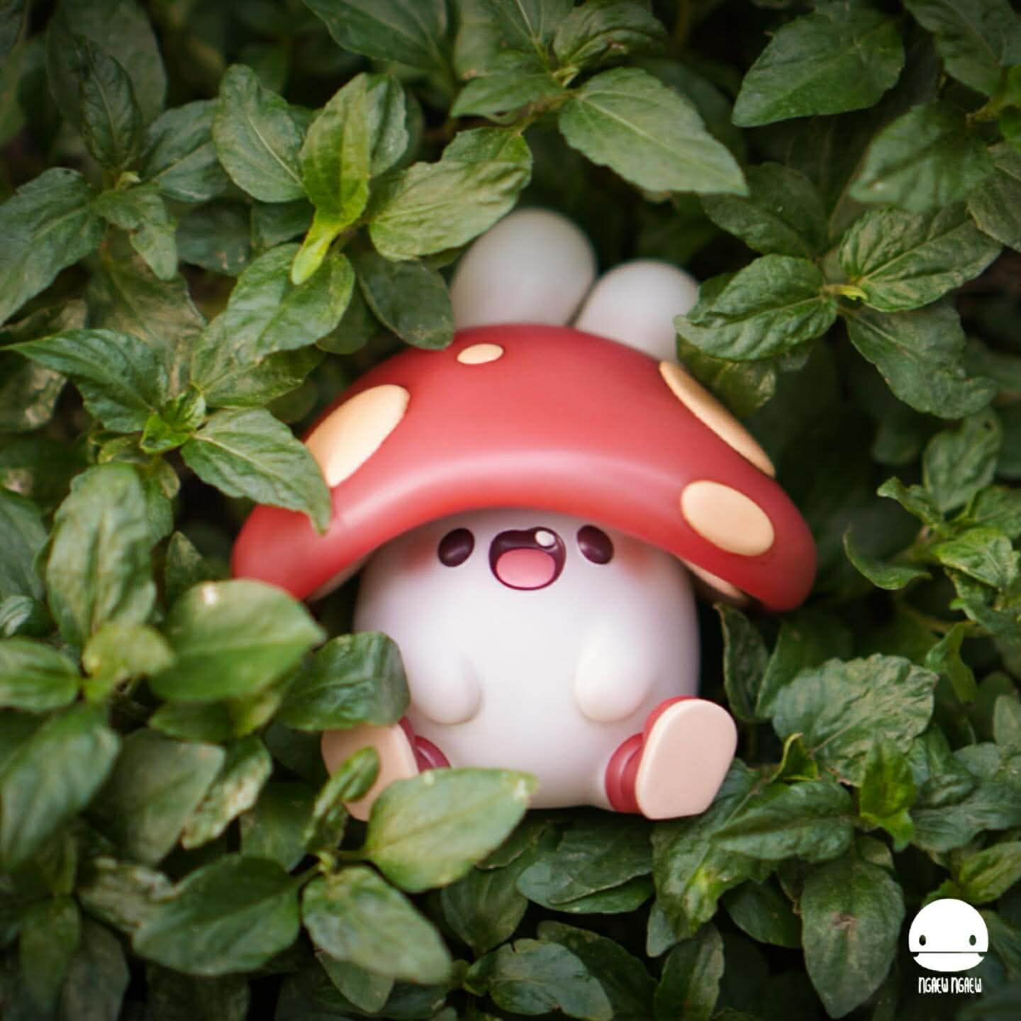 Ngaew Ngaew Poison Mushroom figurine, 8 cm resin toy with a cartoonish mushroom character design, featuring a smiling face logo. Preorder for Feb 2026 delivery.