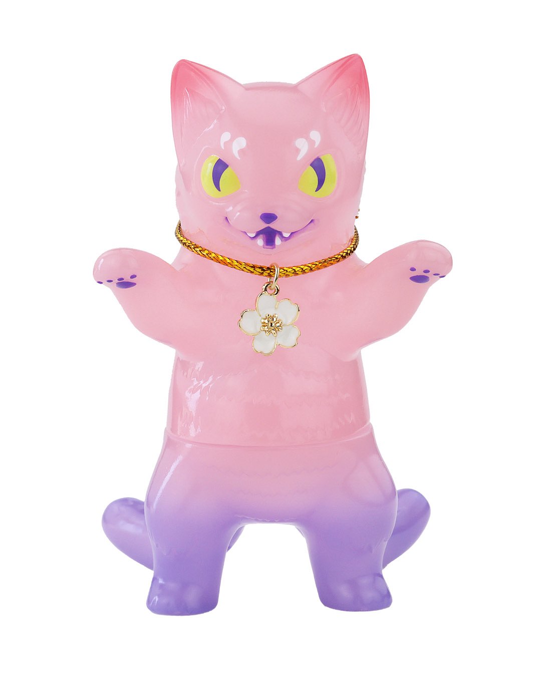 Negora Night Sakura GID by Konatsu, a 3.8-inch sofubi cat figurine with raised paws, yellow-green eyes, and a gold cord with a flower charm. Preorder available.