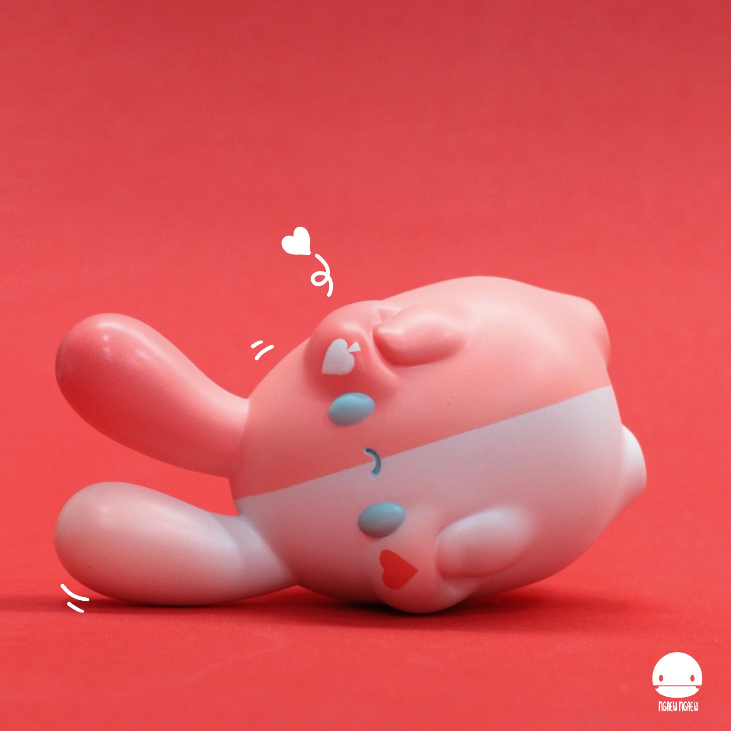 Ngaew Ngaew chubby “half angle” resin toy, a limited edition of 50, featuring a cartoon animal figure, resembling a piggy bank.