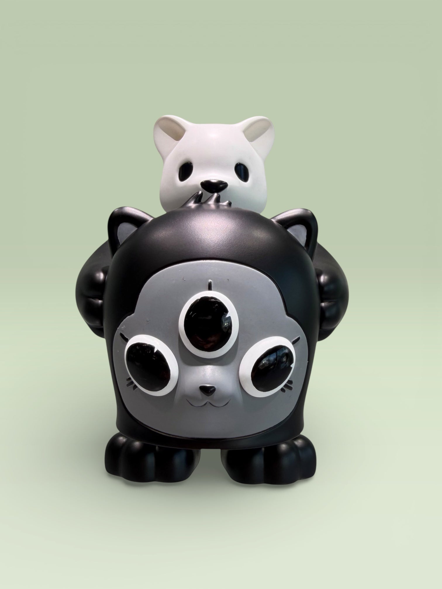 CollectedCon Luke Chueh Beans Exclusive: A stylized 5-inch resin sculpture of stacked cat-like figures, limited to 50 pieces, available for preorder at Strangecat Toys.