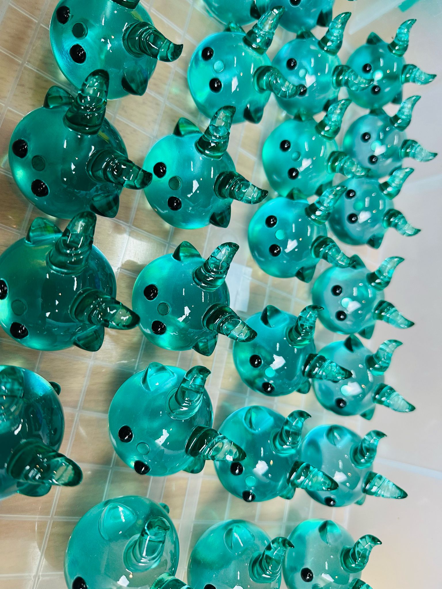 Yorick the skull - Green Edition by Zintears, a limited edition resin figure, 6.5cm tall, available for preorder, featuring intricate glass-like detailing.