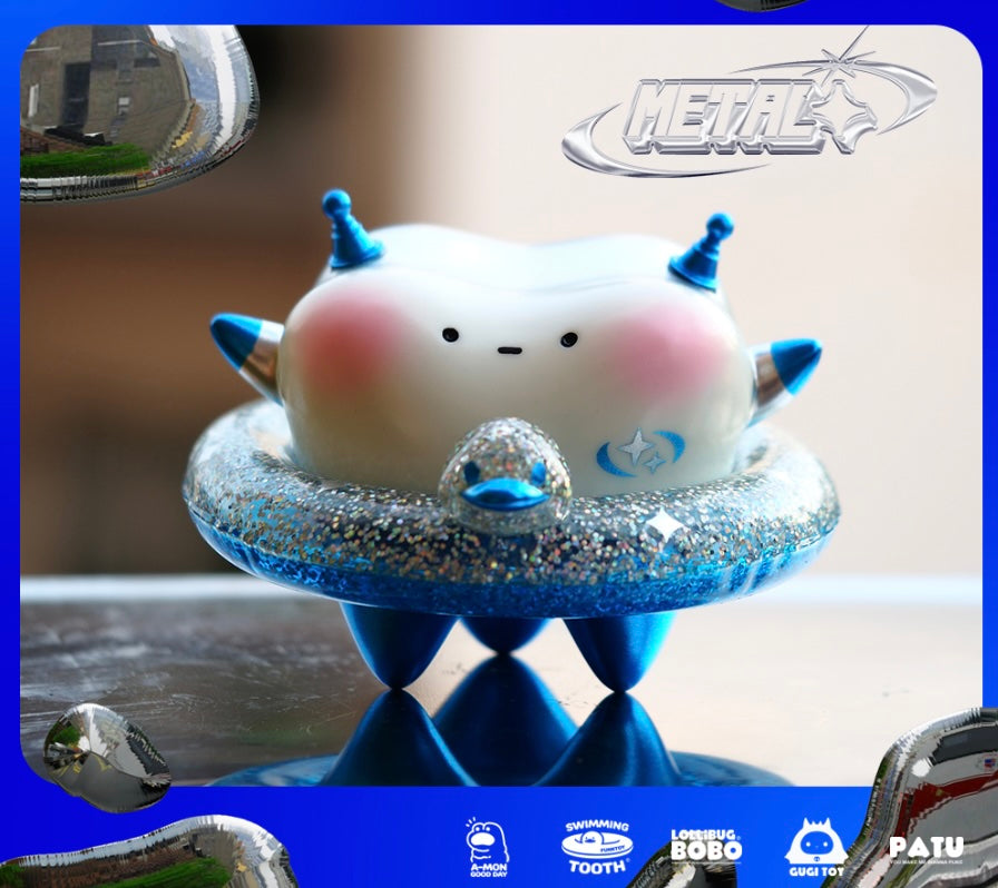 Swimmer Tooth - Radio wave toy with cartoon piggy bank figure on surface, mirror reflection.