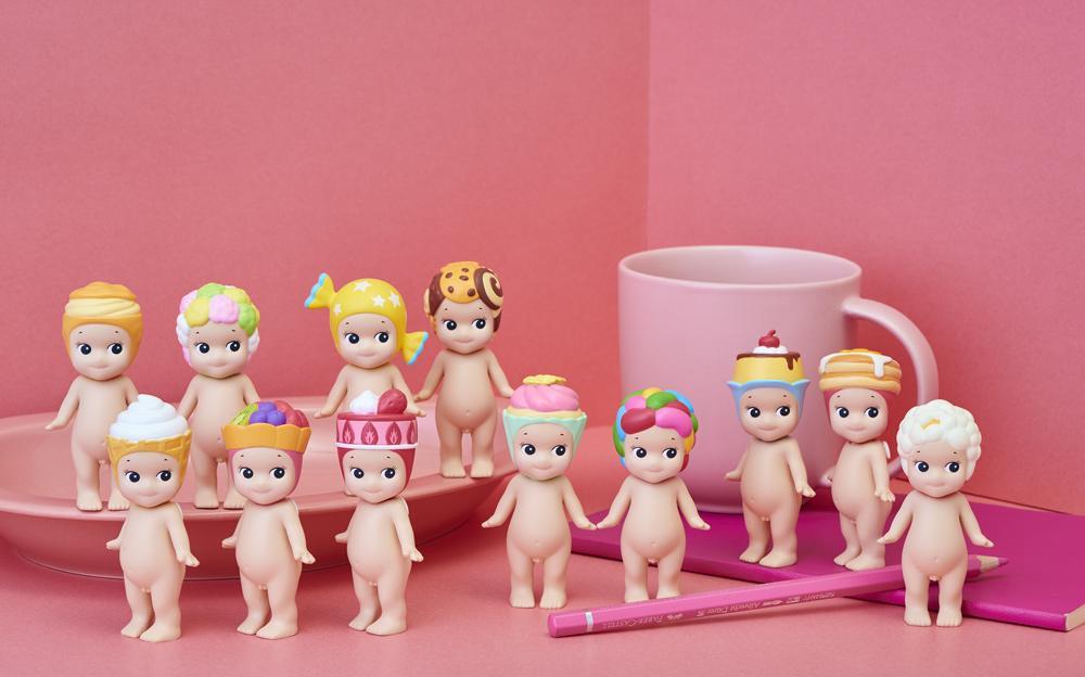 Sonny Angel - Sweets series: A group of small dolls with various objects and colored hair, close-up shots included.